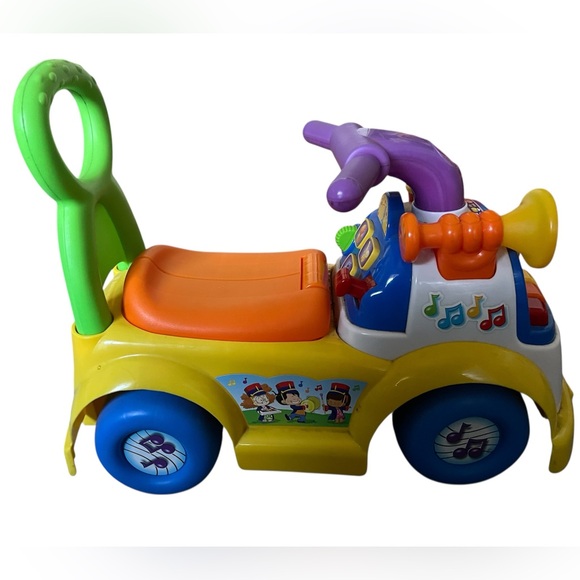 Fisher Price Little People Musical Parade Ride-On - Picture 3 of 4